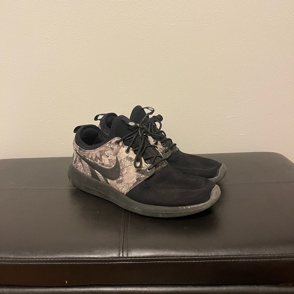 Men’s Custom Nike Roshe’s